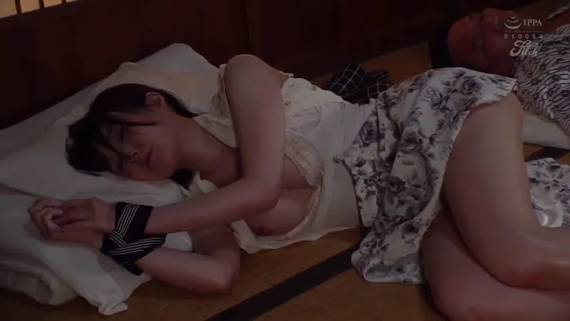 Xin chồng đi công tác với tiền bối, nữ nhân viên rơi vào kế hoạch của ông tiền bối biến thái