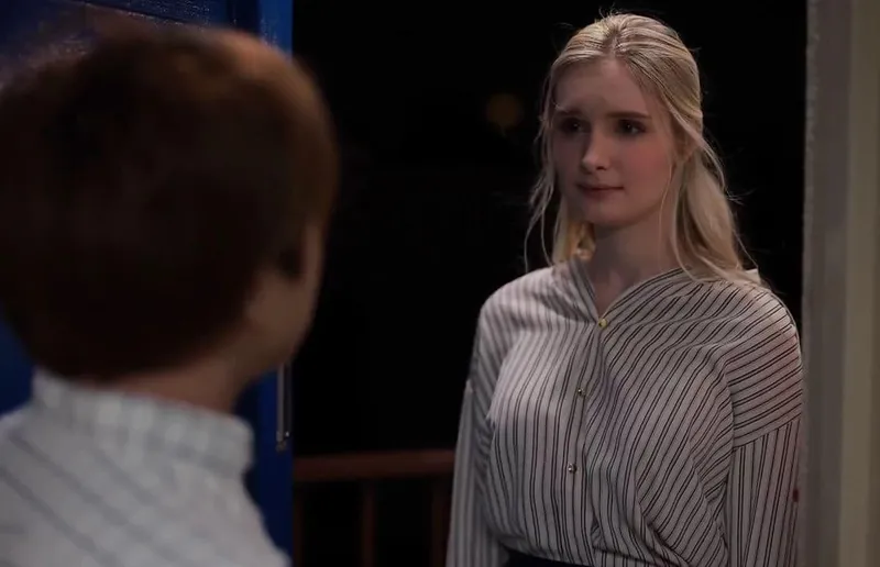 Cô đơn nơi xứ lạ với gã chồng già, bà xã tây được anh hàng xóm an ủi