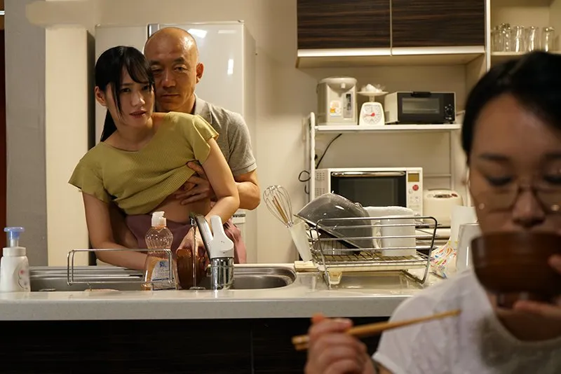 ông chồng đụ con gái riêng của người vợ khi biết bà xã không thể sinh con cho mình